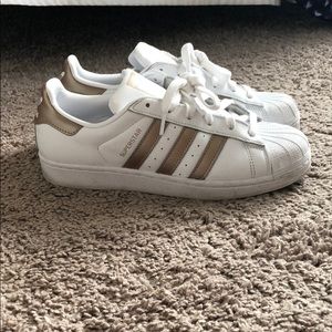 Adidas Superstar (Size 8)